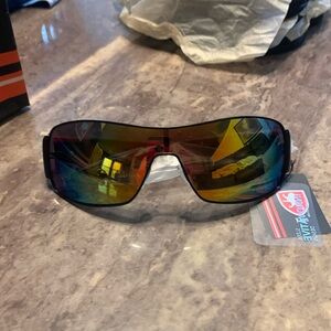 Men’s Sleek Sunglasses